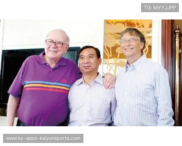 王传福财富超千亿，巴菲特为何转身？，巴菲特和王传福的照片