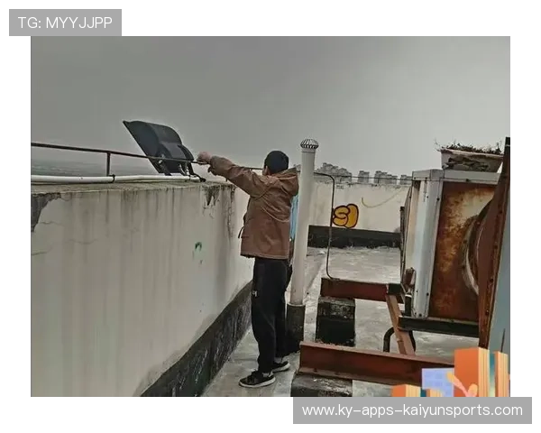 物业回应东莞工人大风天作业：均安全落地