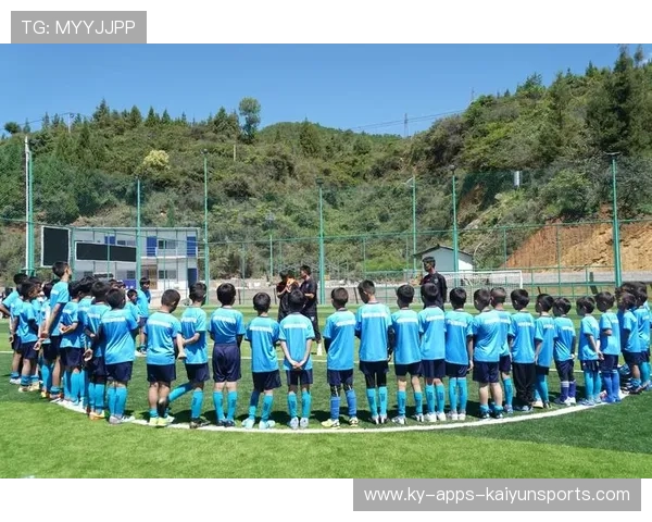 足球公益项目落地校园推动青少年发展,足球公益活动标语